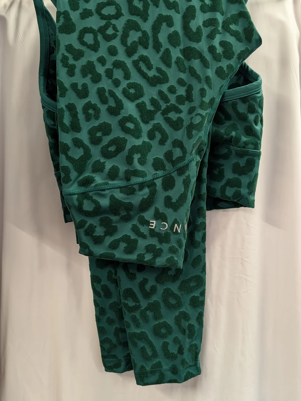 NWOT - Balance Athletica Green Velvet Leopard Print Set - Size M